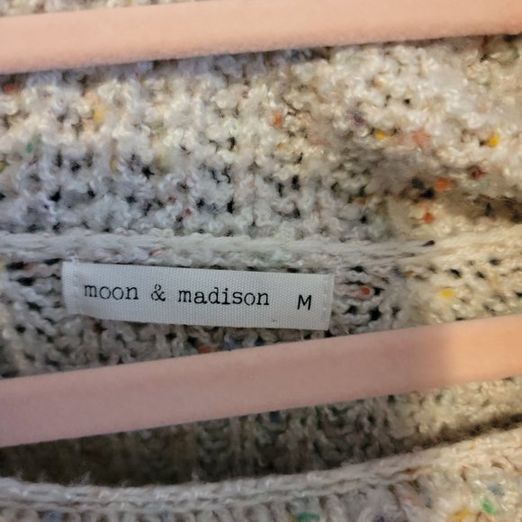 Cropped Sweater - Picture 3 of 3